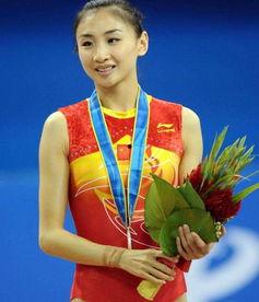 何雯娜最新恋情爆料,甜蜜恋情引网友热议  第1张